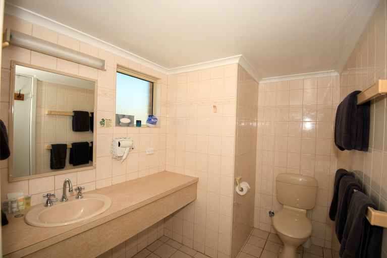Bathroom 4, RAC Ningaloo Reef Resort, Carnarvon