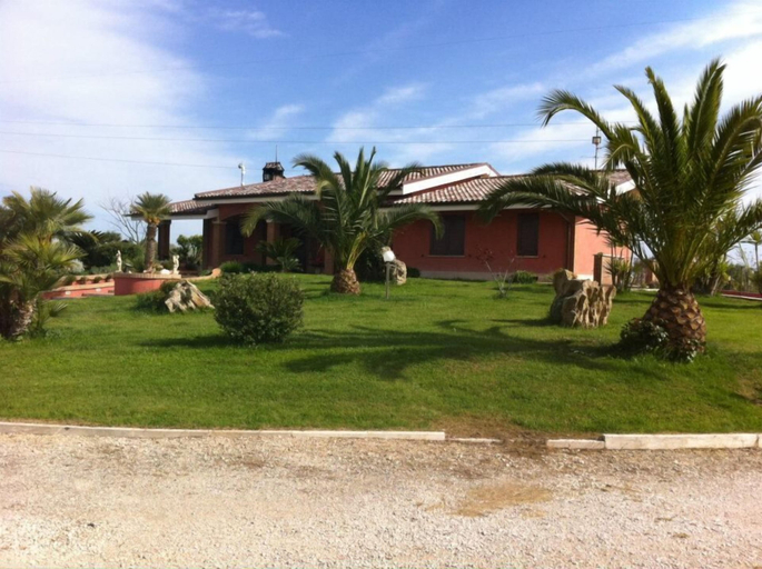 Exterior & Views 2, Villa Primavera, Latina