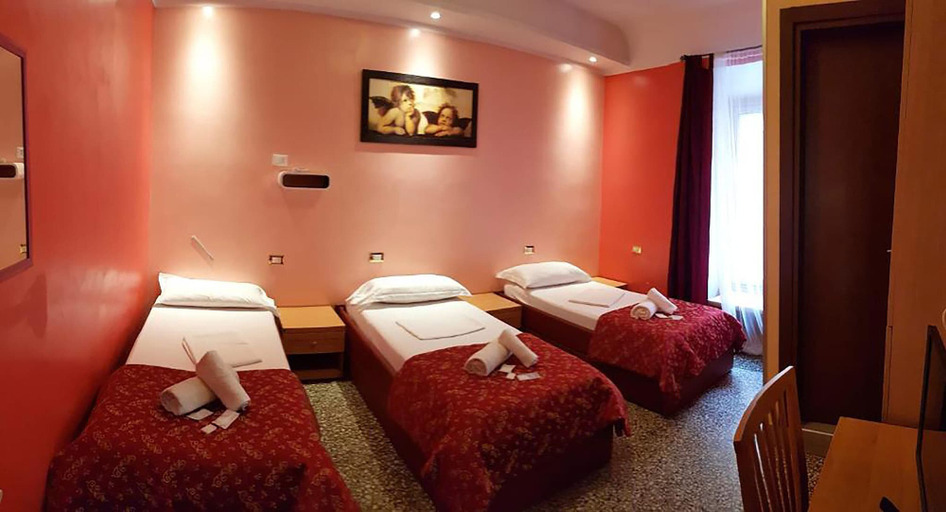 Bedroom 2, Legend R. G., Roma