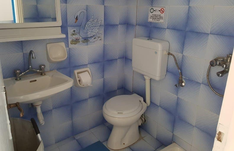 Bathroom 5, MM Studios Perissa, South Aegean