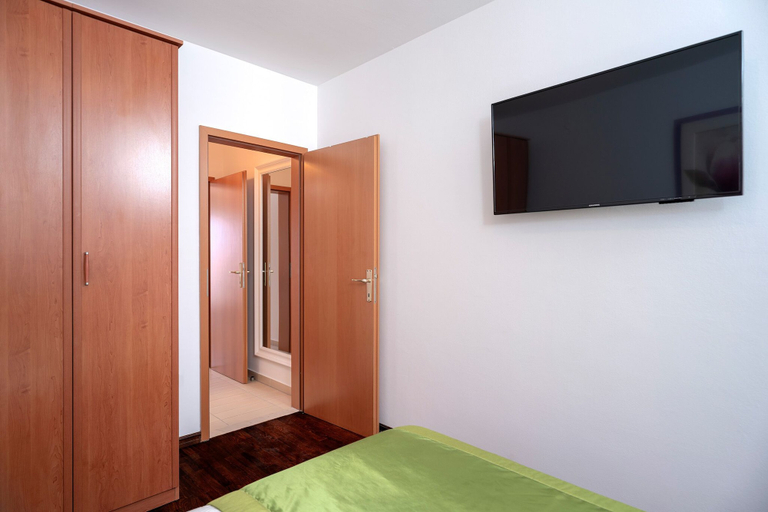 Bedroom 2, Hektorović, Bol