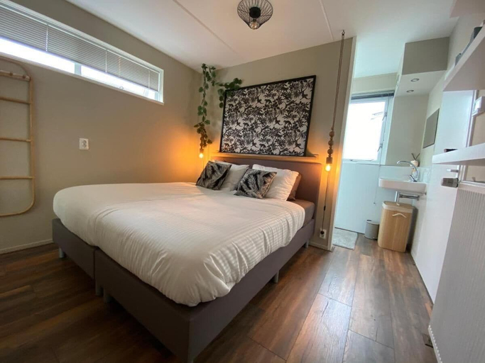 Bedroom 5, Hakuna Matata, Groningen