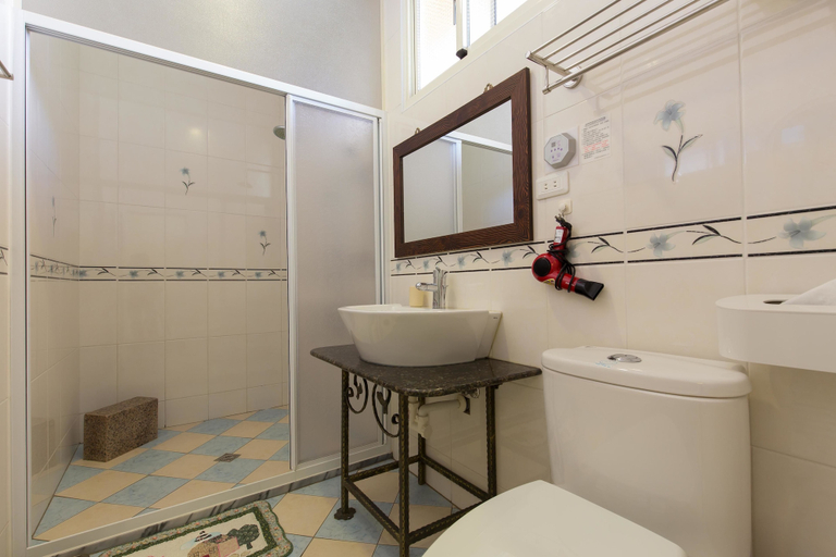 Bathroom 4, Gengmengyuan B&B, Hualien