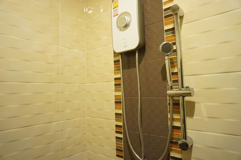 Bathroom 4, Ploenjai Hotel Ranong, Muang Ranong