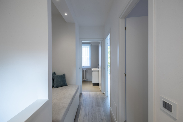 Others 5, Italia Living Villa, Brescia