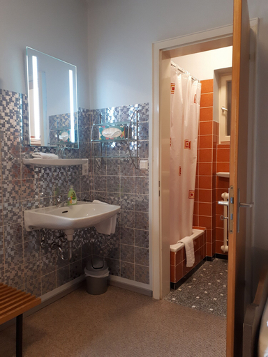 Bedroom 5, Schwarzwaldhotel Garni Wolfach, Ortenaukreis