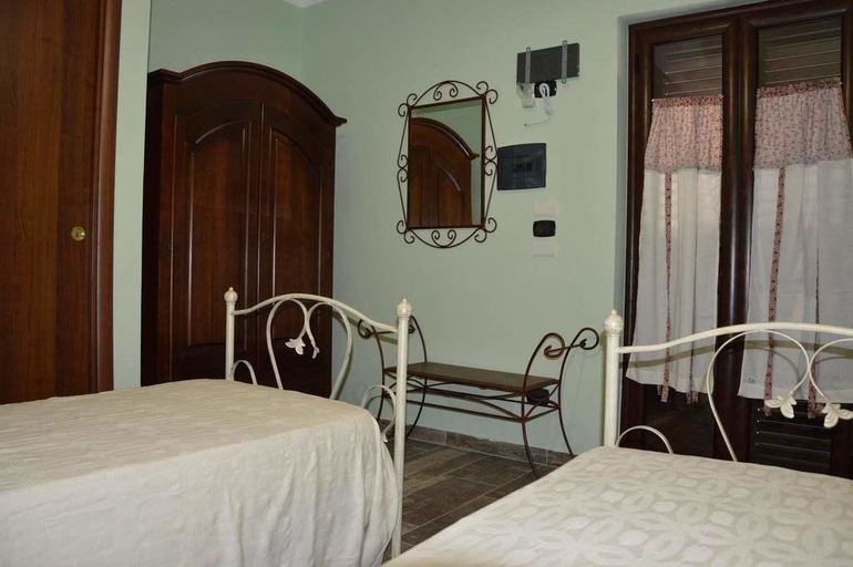 Bedroom 3, Agriturismo Donna Beatrice, Reggio Di Calabria
