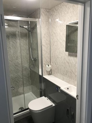 Bathroom 3, The Halfway House, Leeds