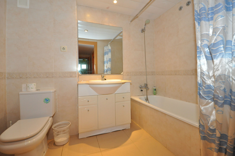 Bathroom 4, Apartment Santa Clotilda, Girona