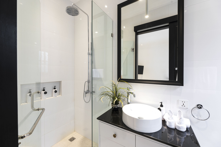 Bathroom 4, Villa Saffron, Badung