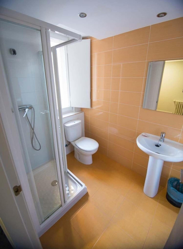 Bathroom, Hostal Ávila, Zaragoza