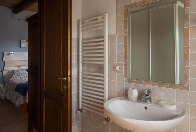 Bathroom 4, Agriturismo Angiò nel Ceré, La Spezia