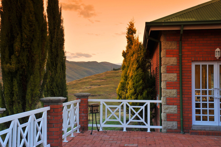 Exterior & Views 2, Mohale Lodge