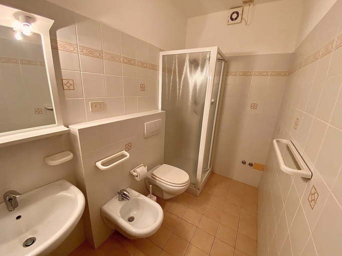 Bathroom, Mansarda, Livorno