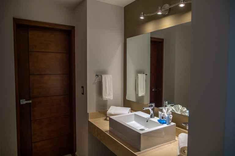 Bathroom 5, Ocean View Beach Hotel, Mazatlán