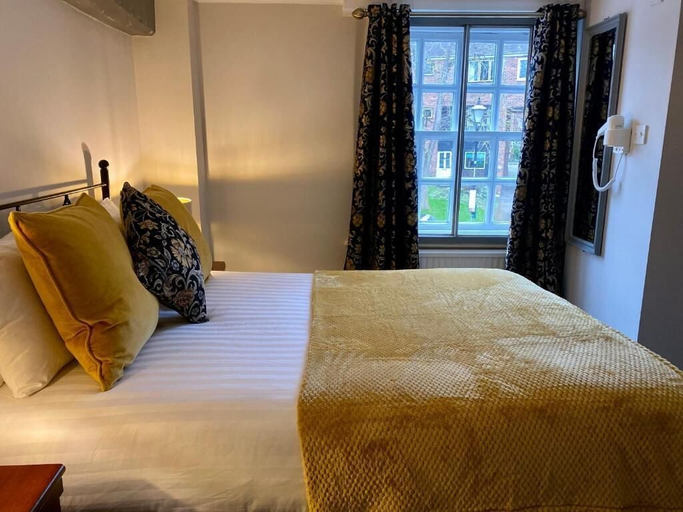 Bedroom 3, White Hart Hotel, Oxfordshire