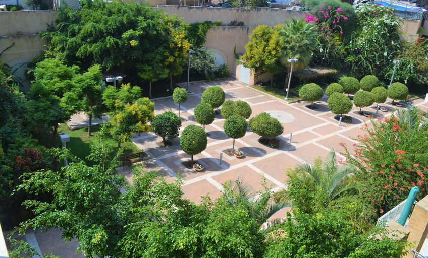 Others 4, 2BDR Amazing Location with Parking