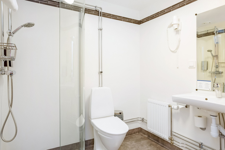 Bathroom 5, Best Western Sjofartshotellet, Oskarshamn