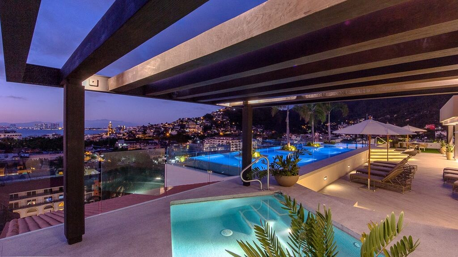 Sport & Beauty 4, Mountain Views Rooftop Pool Condo, Puerto Vallarta