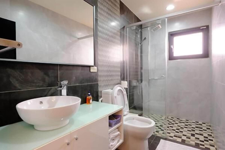 Bathroom 4, Little Skylark B&B, Penghu