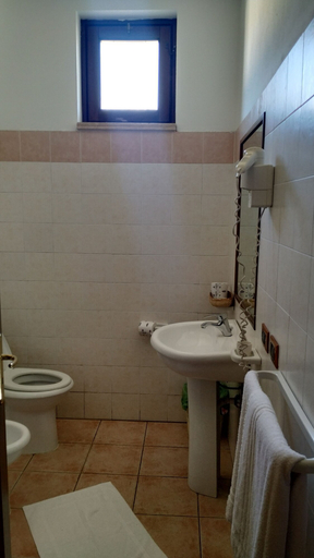 Bathroom 5, Amarcord, Cosenza
