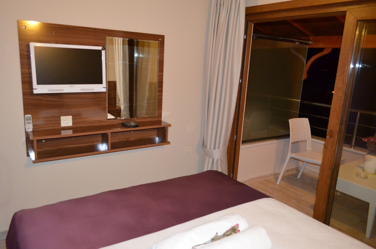 Bedroom 3, Ada Palas Otel, Marmara