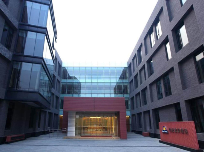 Exterior & Views 2, Ramada by Wyndham Beijing Airport, Beijing