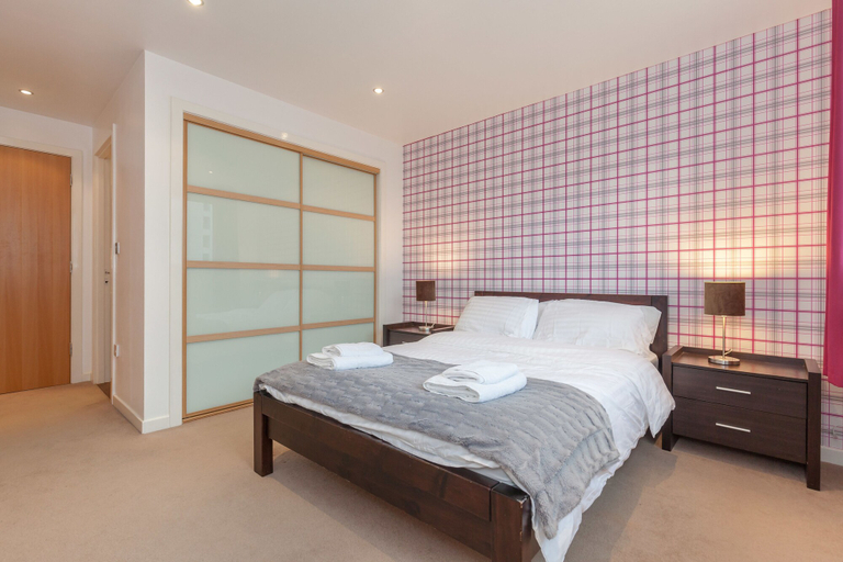 Bedroom 2, Stylish Apartment, Edinburgh