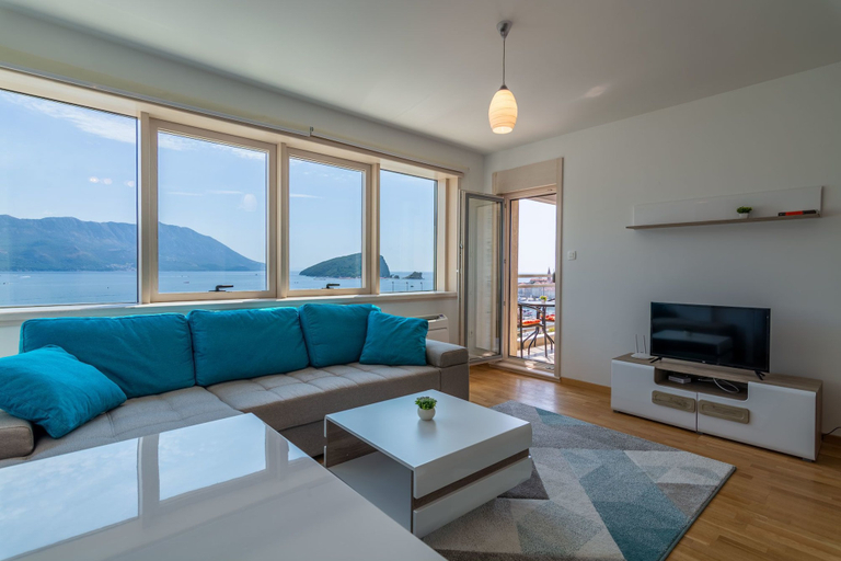 Others 4, Stay In Budva 1