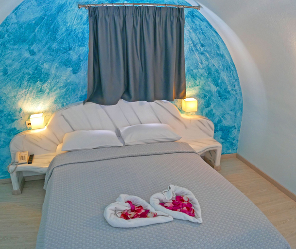 Bedroom 4, Nautilus Dome, South Aegean