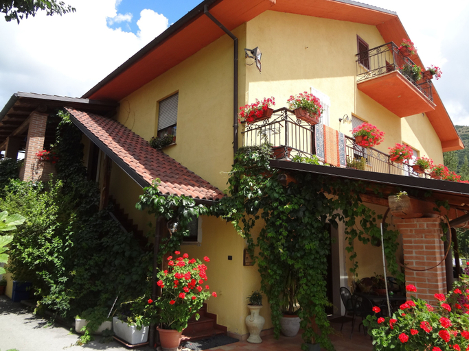 Exterior & Views 1, Le stanze di bacco, L'Aquila