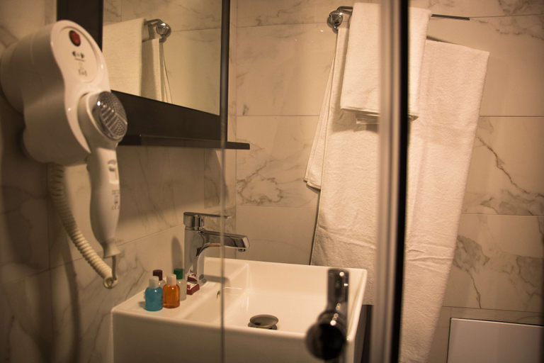 Bathroom 3, Best Western Hotel Galla, Kosovo Polje