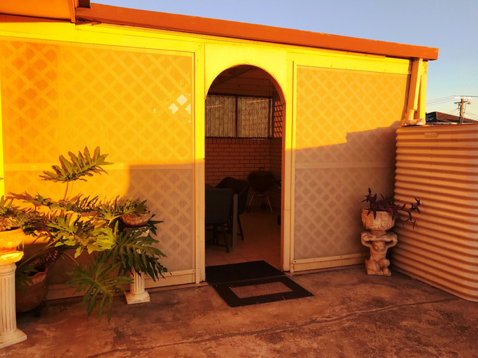 Exterior & Views 2, Adelaide holiday home, Adelaide