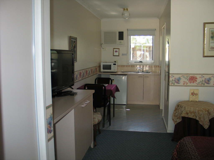 Others 5, Balnarring Village Motor Inn, Melbourne