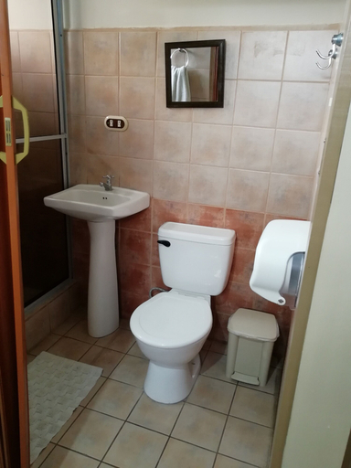 Bathroom 4, Hospedaje Yaldai, Turrialba