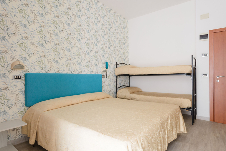 Bedroom 3, Hotel Clipper, Rimini