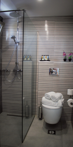 Bathroom 5, Oscar Hotel, Ionian Islands