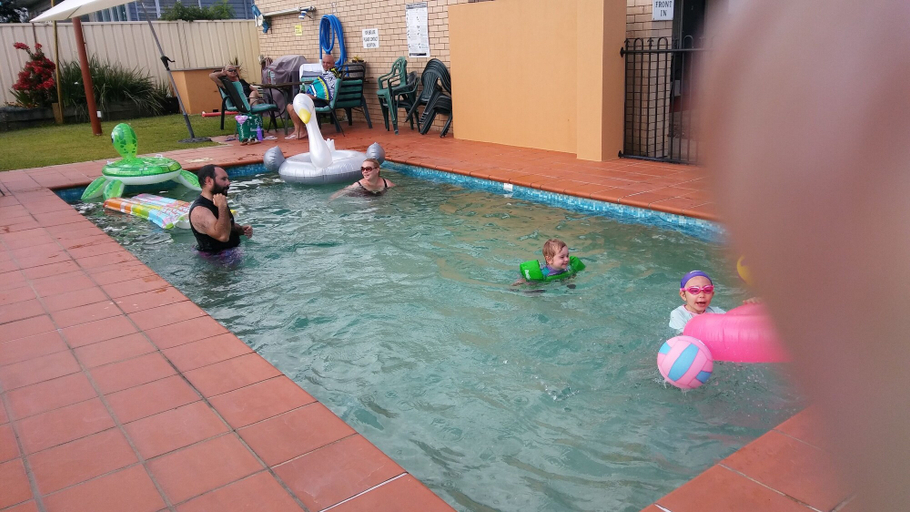 Sport & Beauty 5, Shady Rest Motel, Cooloola - Gympie only