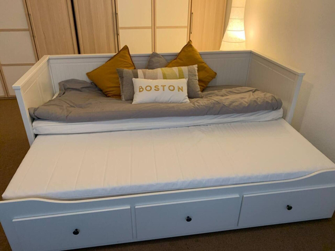 Bedroom 4, Charming 2-bed Apartment in Arlesheim 15 min Basel, Arlesheim
