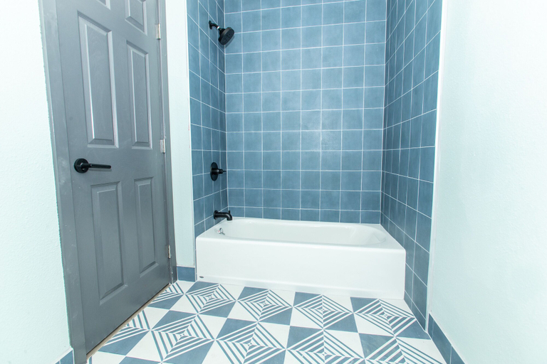 Bathroom 4, MAGNOLIA TREE HOTEL IN ANAHEIM, Orange