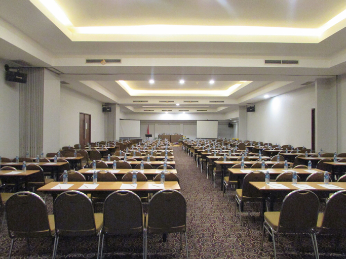 Business Facilities