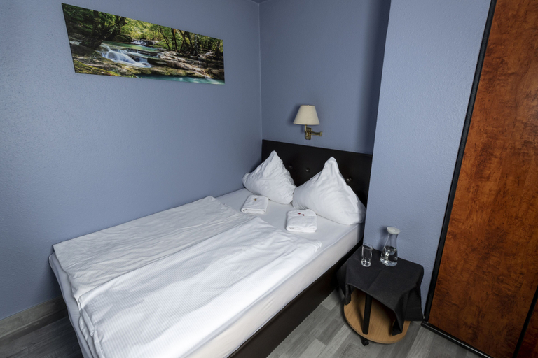 Bedroom 2, Hotel Stern, Stuttgart