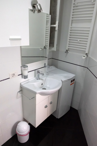 Bathroom 5, Roma Castel Nepi Home near Colosseo, Rome