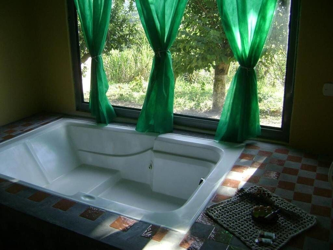 Bathroom 4, Pousada dos Tucanos, São Thomé das Letras