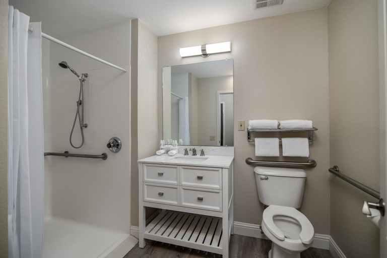 Bathroom 4, HillSide Inn, Archuleta