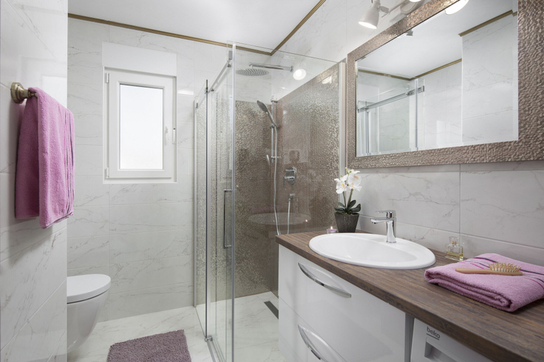 Bathroom 4, Apartments Vista Exclusive, Vir