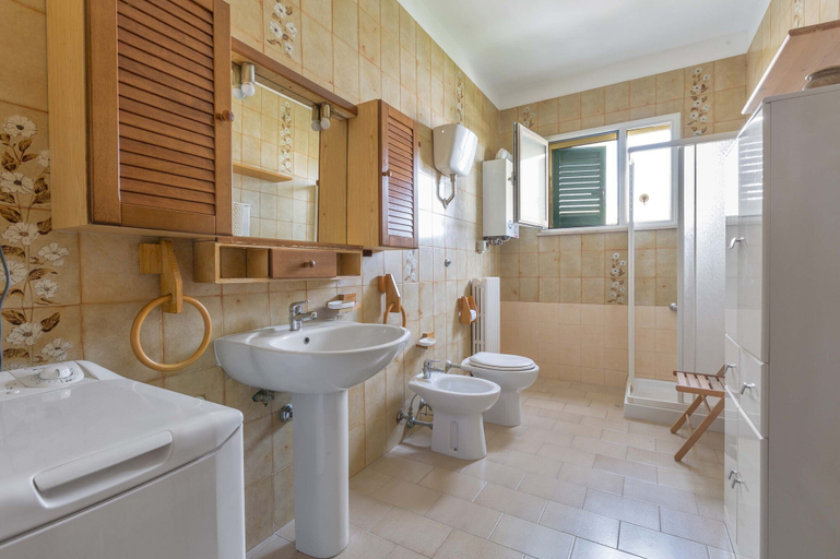Bathroom, 2994 La Casa di Cesaria by Barbarhouse, Lecce