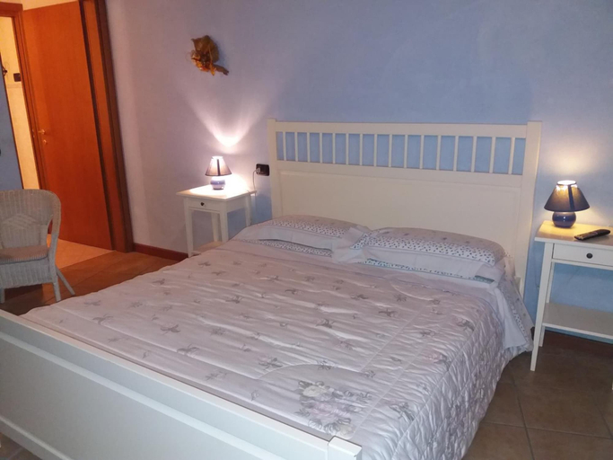 Bedroom 3, Al Tramonto, Mantua