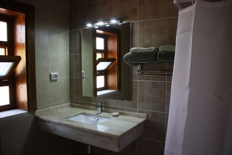 Bathroom 3, Ajloun cabins, Mazar Shamali