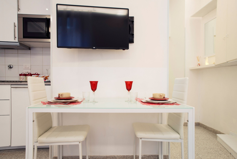 In-room dining, 10 - 12 Tourist House Apartment Centre Bologna, Bologna